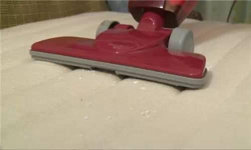 原来床垫是这样压缩,新买的床垫要不要撕薄膜去味