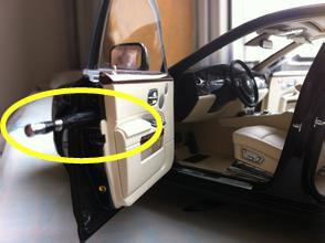 劳斯莱斯有多少把雨伞,一个劳斯莱斯车标值多少钱