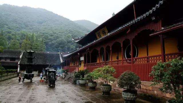 宁波天童禅寺睡佛,宁波天童寺庙里