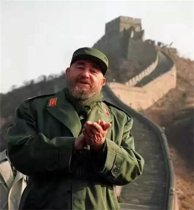 我哭豺狼笑的下句,我哭豺狼笑这句话出自哪里