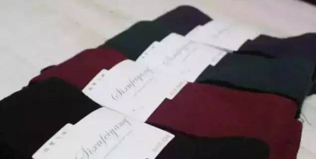 棉服羽绒服可以用洗衣机洗吗,羽绒服棉服洗了成坨怎么蓬松