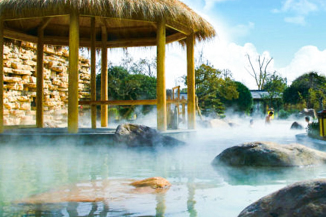 你那不是泡温泉，顶多算泡澡