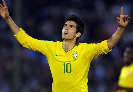 绿茵场动作视频,绿茵场上的庆祝桑巴舞蹈