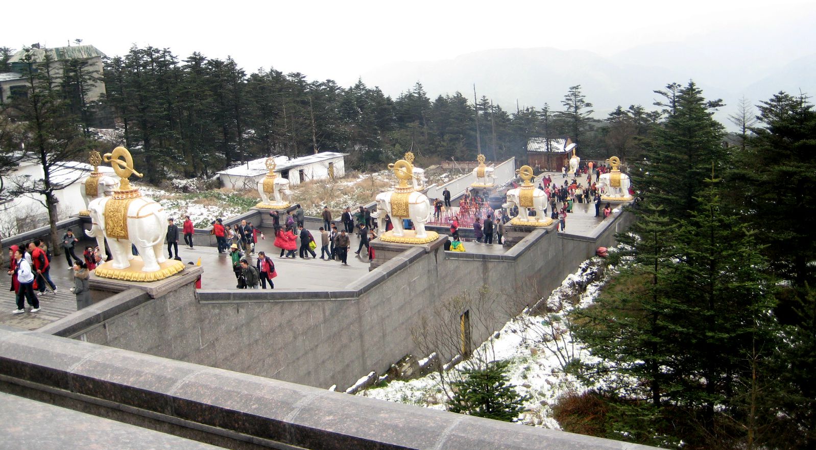 那个“龟儿”为啥要去旅游峨眉山