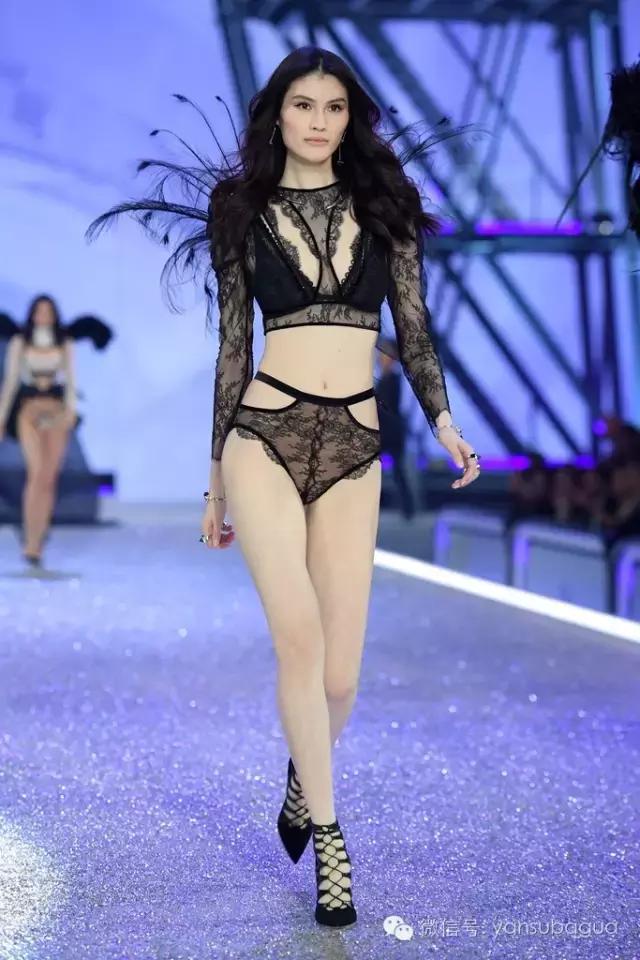 今年的维密秀,维密红高粱