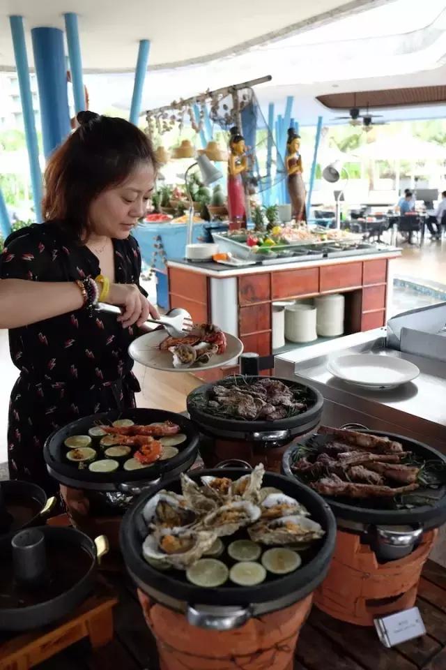 杨幂刘恺威最新一期从酒店出来,杨幂刘恺威法国巴黎定情之作