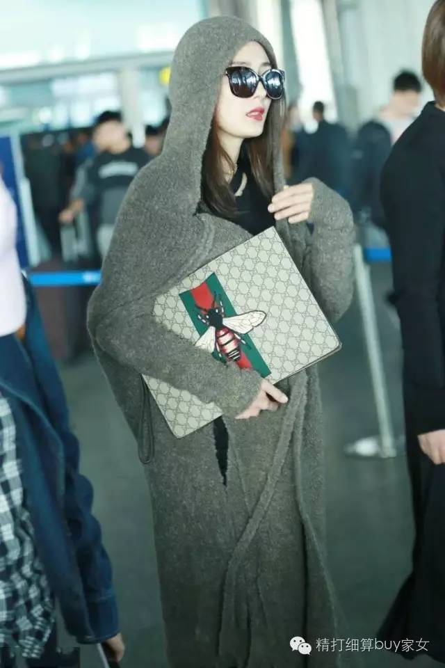 妹砸，冬天的大衣，你配对包了嘛？