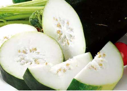 冬季手脚粗糙干裂的原因,冬天手脚裂口用什么药膏