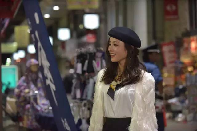 石原里美穿搭款式,石原里美经典穿搭解析