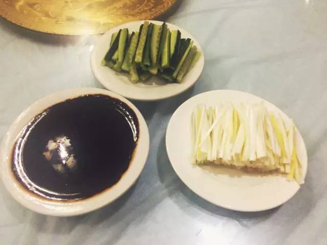 「美食探店」这家等吃鸭子的人天天都排到了胡同口,真的这么美味?