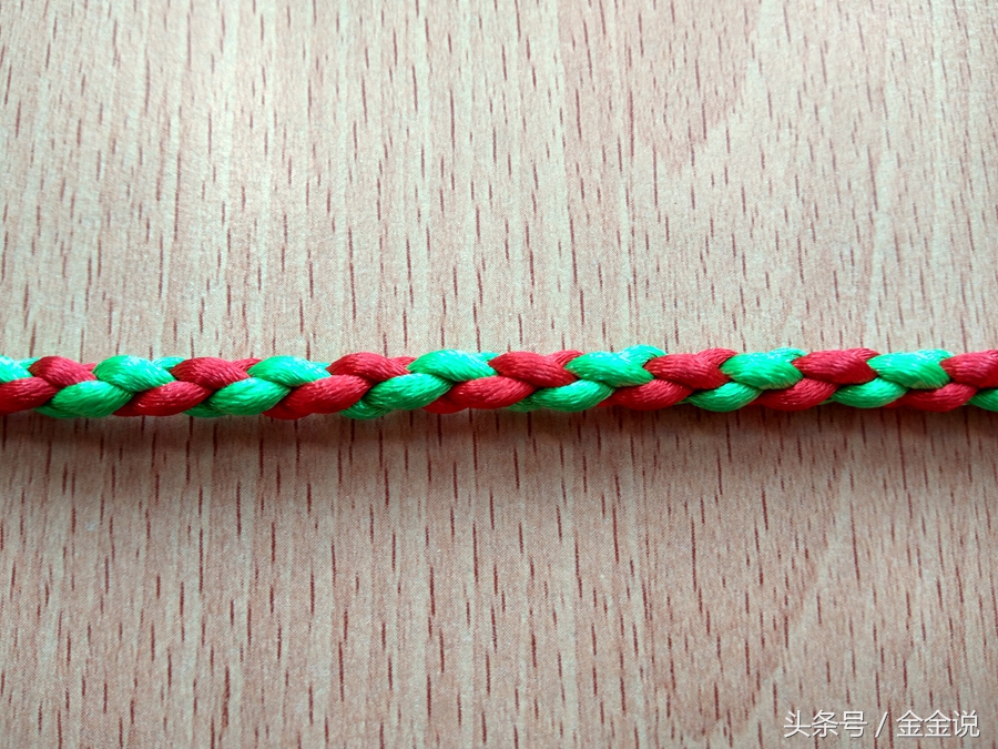 多股低辫子怎么扎简单好看,10至12岁霸气编辫子教程