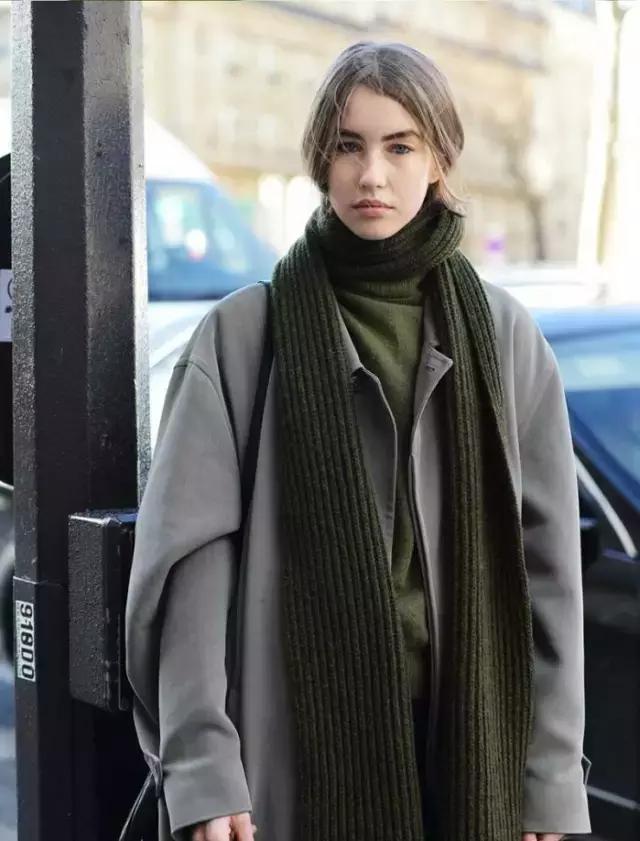 杨幂同款蓝色围巾,杨幂最新同款围巾