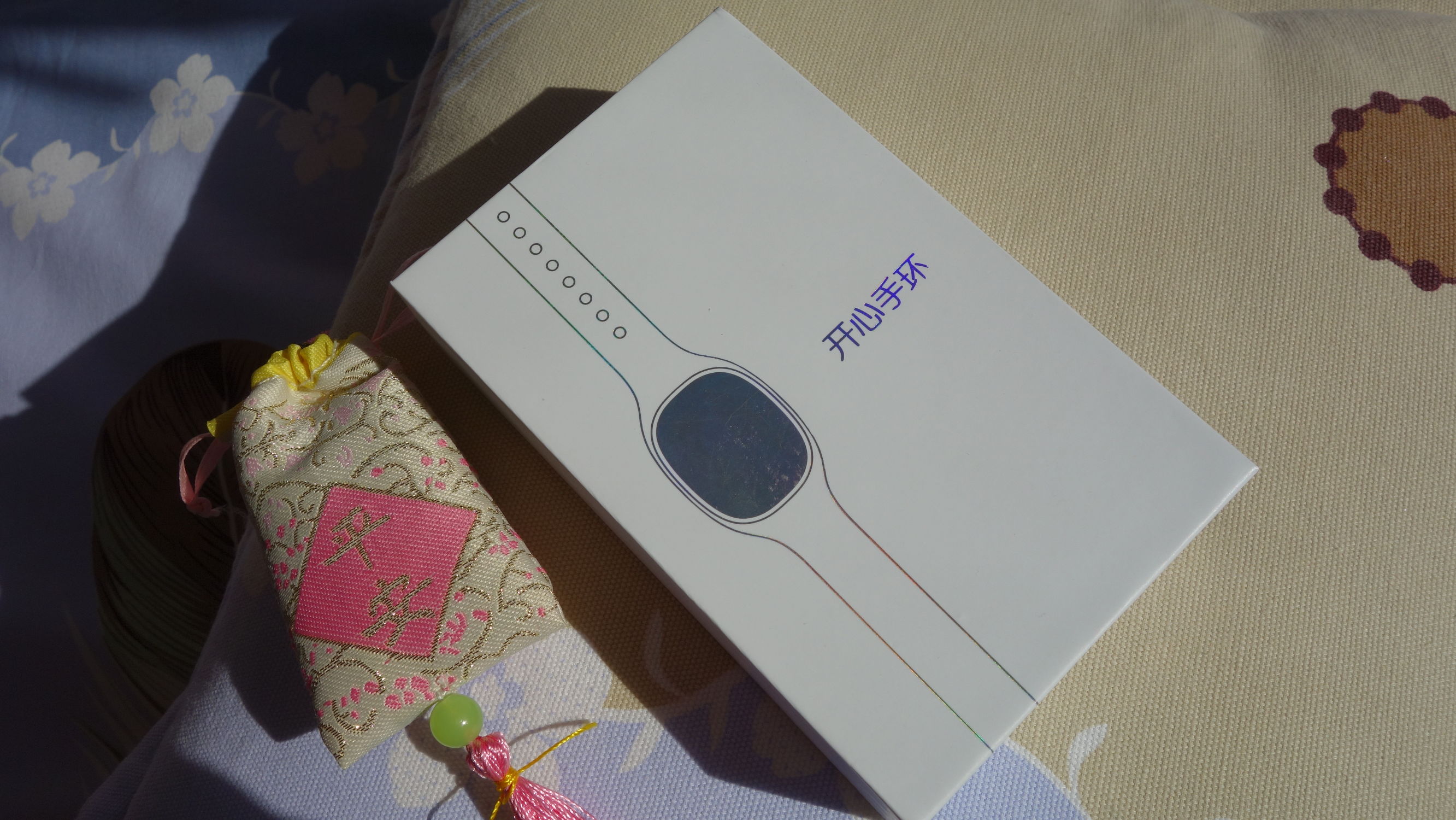 科技引领时尚精致令人折服——心麦XM-O1B1开心手环