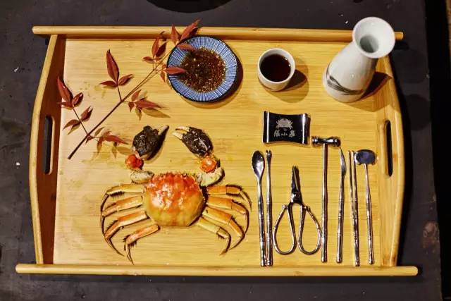 水没有故事，故而郑重其事