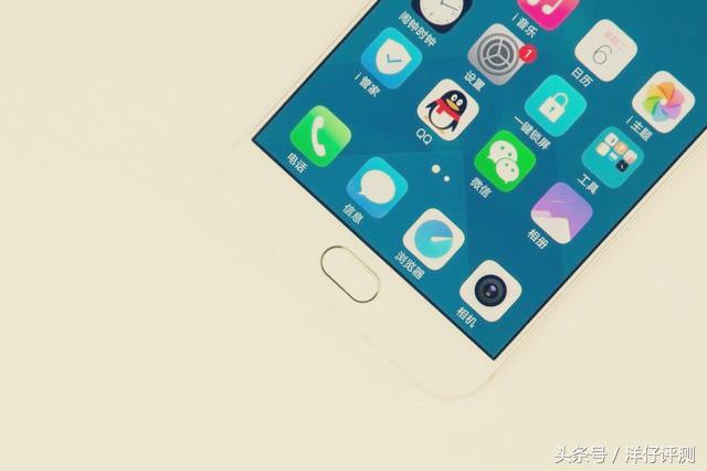 vivo首款折叠屏手机相机参数,vivox系列直屏手机