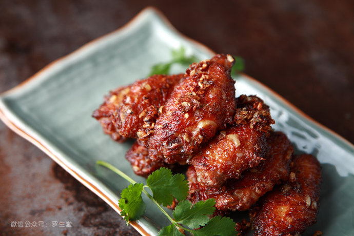 蒜香鸡翅酥脆的关键,蒜香鸡翅中怎么炸又香又脆