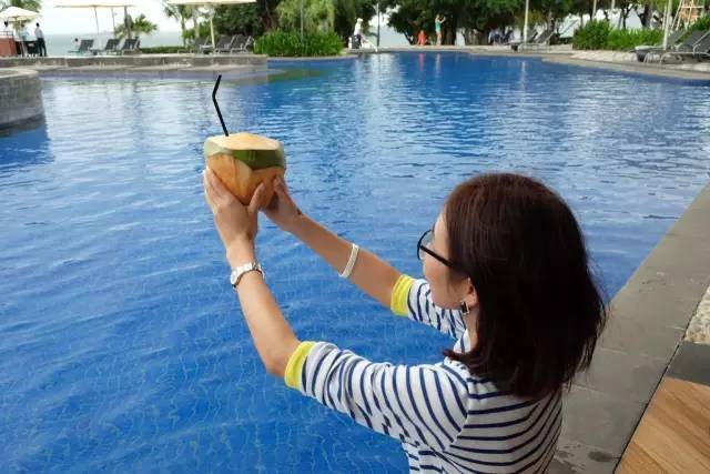 杨幂刘恺威最新一期从酒店出来,杨幂刘恺威法国巴黎定情之作