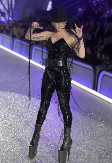 刘雯超模维密秀,刘雯维密高清大图