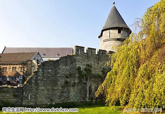 荷兰马斯特里赫特的“魔法圣诞”集市开幕啦！