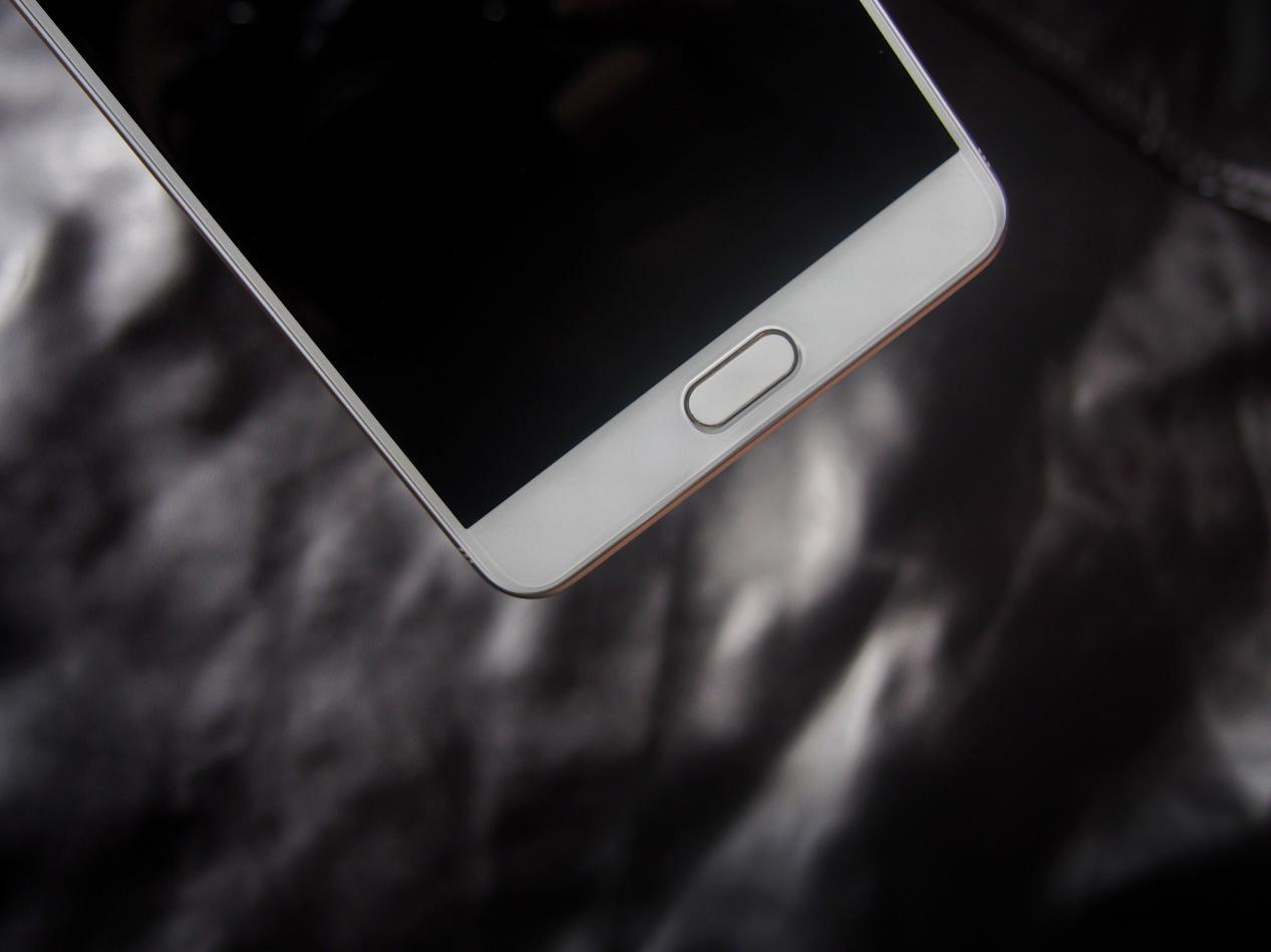 三星galaxyc9pro发售价,三星galaxyc9pro现在还能用吗