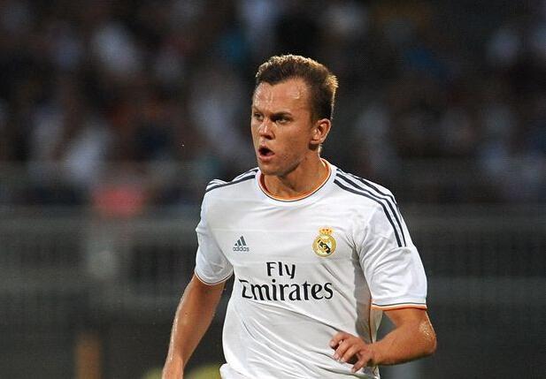 足球规则里红黄牌停赛的常识，戴琳成“亮点”