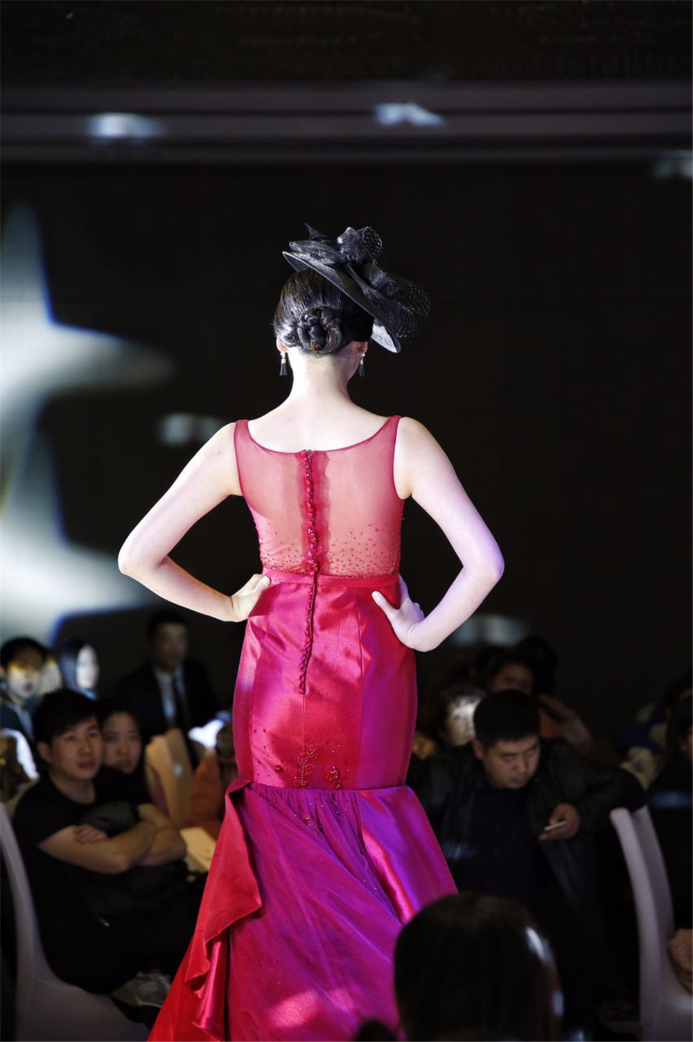 鎬︾劧鏄熷姩澶у,鎬︾劧鏄熷姩濠氱罕