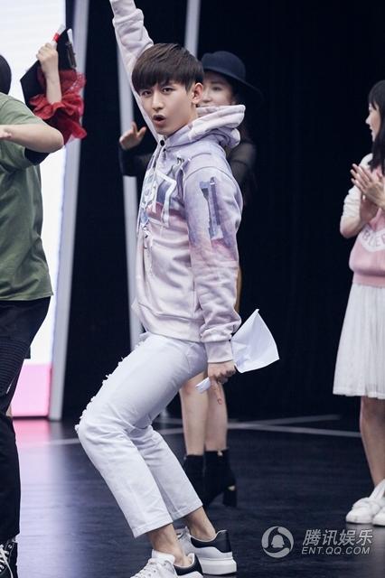 成毅综艺扮演喵星人,一年级大学生成毅