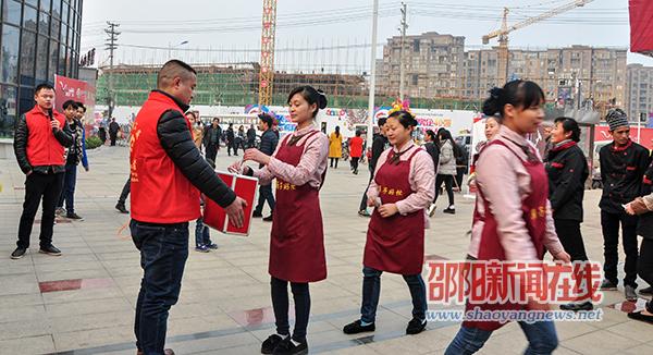 义卖爱心公益活动,2021年11月28日爱心义卖活动