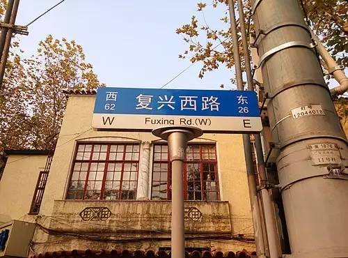 上海落叶不扫景观道,上海秋天不扫落叶的街道