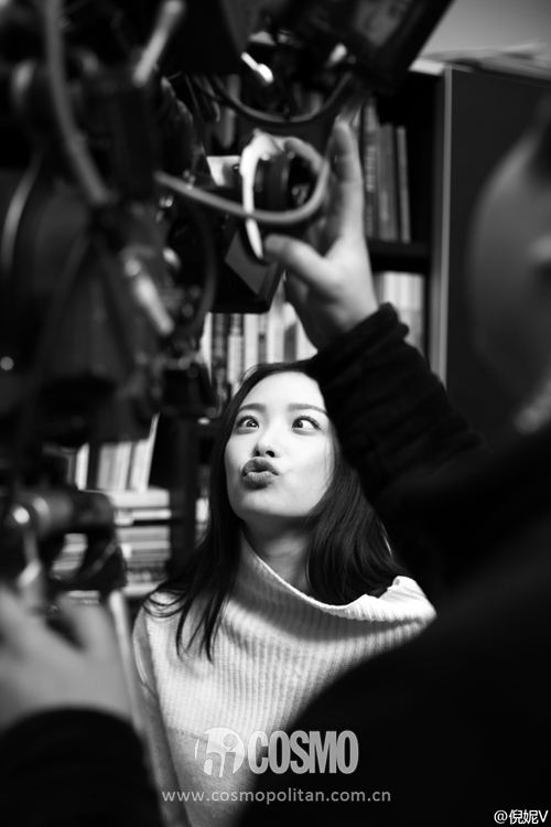 倪妮街景拍照姿势,倪妮最火拍照姿势