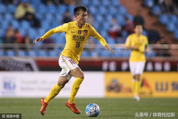 国足一场进了三个乌龙球,国足两场进8球丢1球