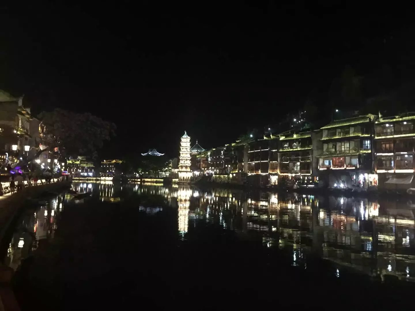 记录湘西凤凰快乐之旅,一天两晚的凤凰之旅完美结束