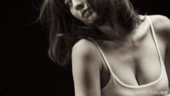 露阴癖遭网络曝光，可恶可恨更可怜！