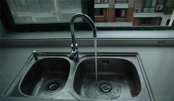 水龙头老是滴水怎么处理,水龙头滴水怎么办教你一招