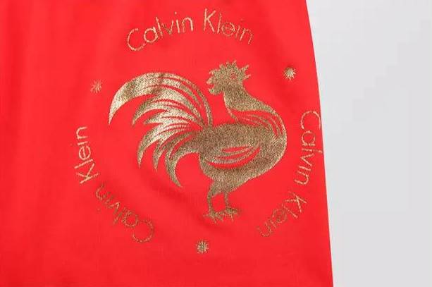 奢侈大牌推出鸡年限量款，谁敢送我就封杀他！只因风格太诡异