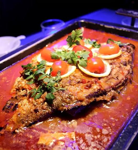 乌鲁木齐八钢烤鱼,乌鲁木齐新天润美食烤鱼