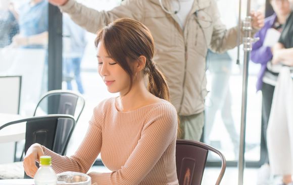 鬼怪女二刘仁娜整容,刘仁娜鬼怪惊艳经典造型