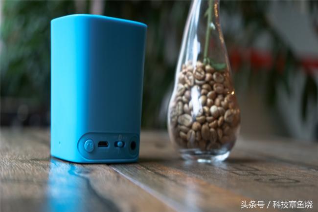 飞利浦蓝牙小音箱bt100,199元的音质