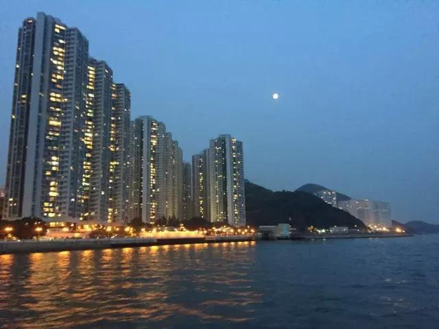 香港是一个充满奇迹的地方,香港是座魅力之城