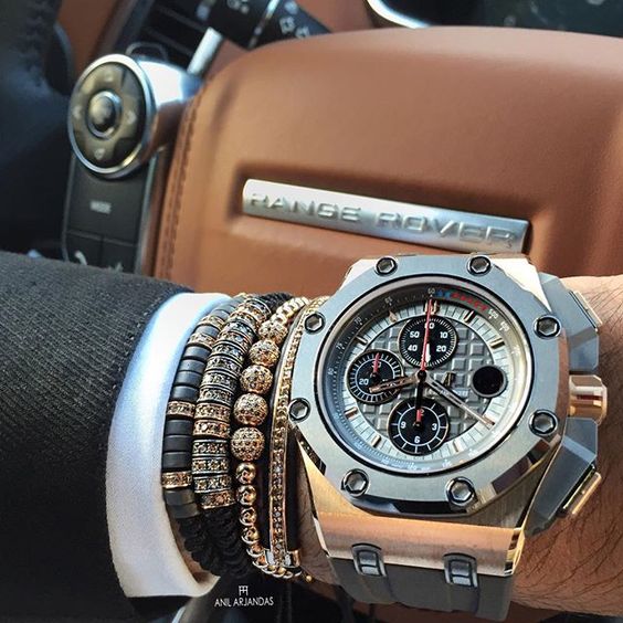 老外都戴什么样的手串啊 (国外潮牌手串大全)