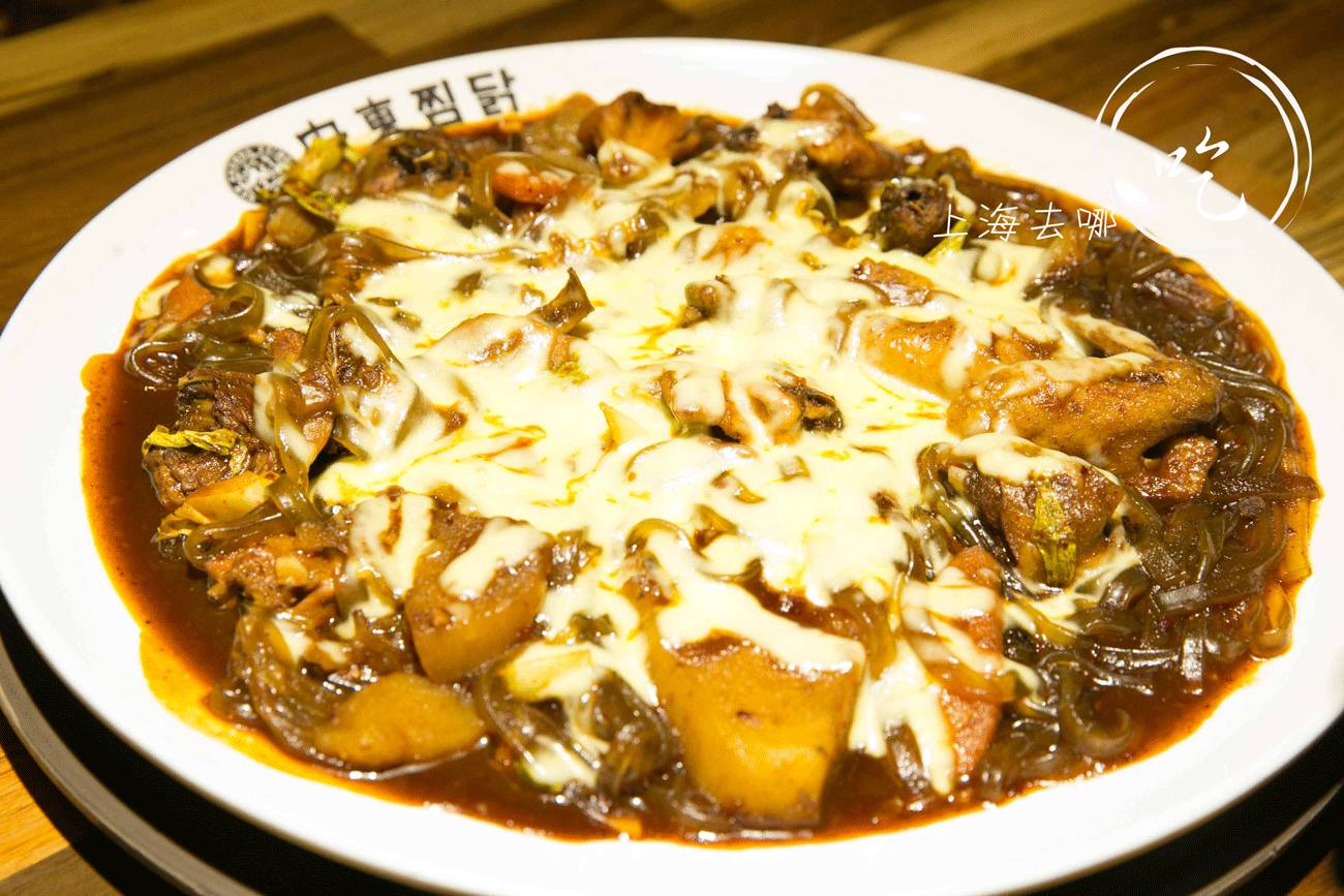 魔都这家店有一只“浴火焚身”的韩国鸡，一群人竟然抢着去滚菜单！