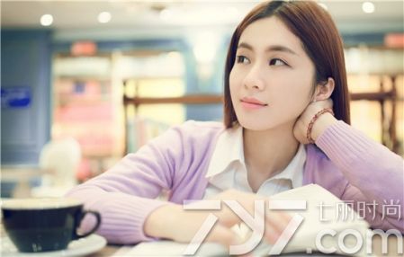 颈椎牵引躺着好还是坐着牵引好,颈椎牵引时手更麻时还能牵引吗