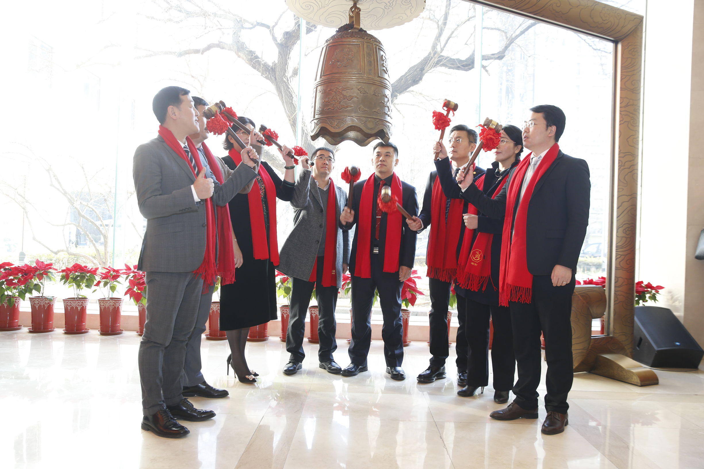 热烈祝贺股份上市20周年,热烈祝贺上市成功震撼开场