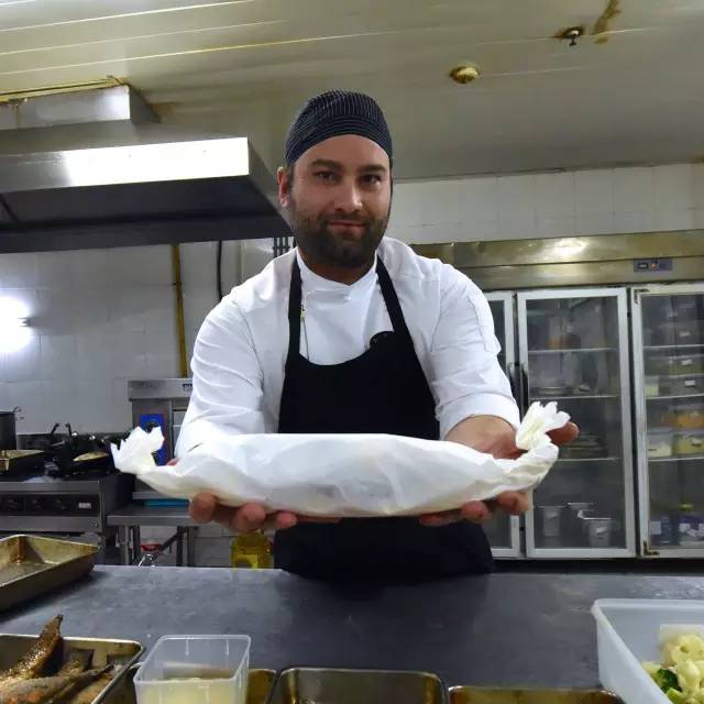 你恨谁就转给谁吧！到岳阳路看蒙古大叔，跟俞菱吃希腊大餐