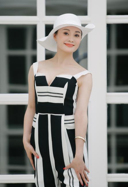 这是一个关于一群华人富婆,到澳洲买苦吃的故事