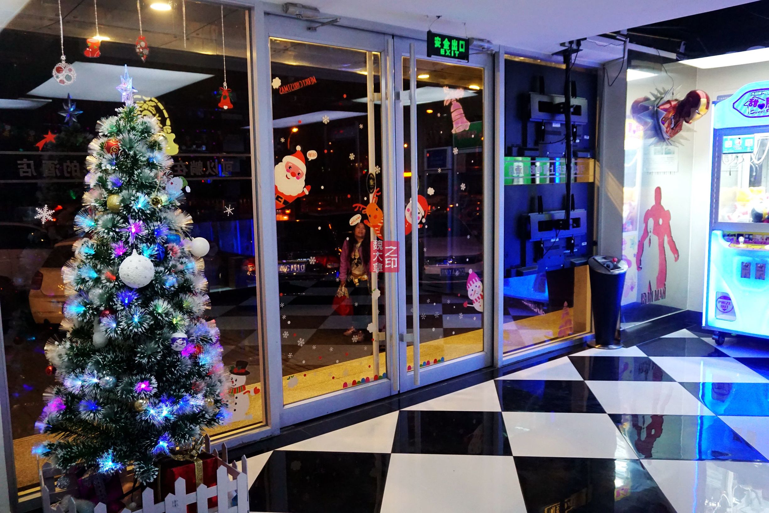 可以躺着看电影的酒店,附近电影主题酒店推荐