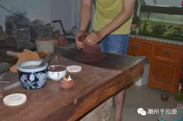 潮州朱泥手拉壶和宜兴朱泥对比,潮州蛋壳手拉壶泥料