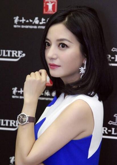 发型真的可以让脸看起来小一些嘛,适合大脸妹的减龄发型