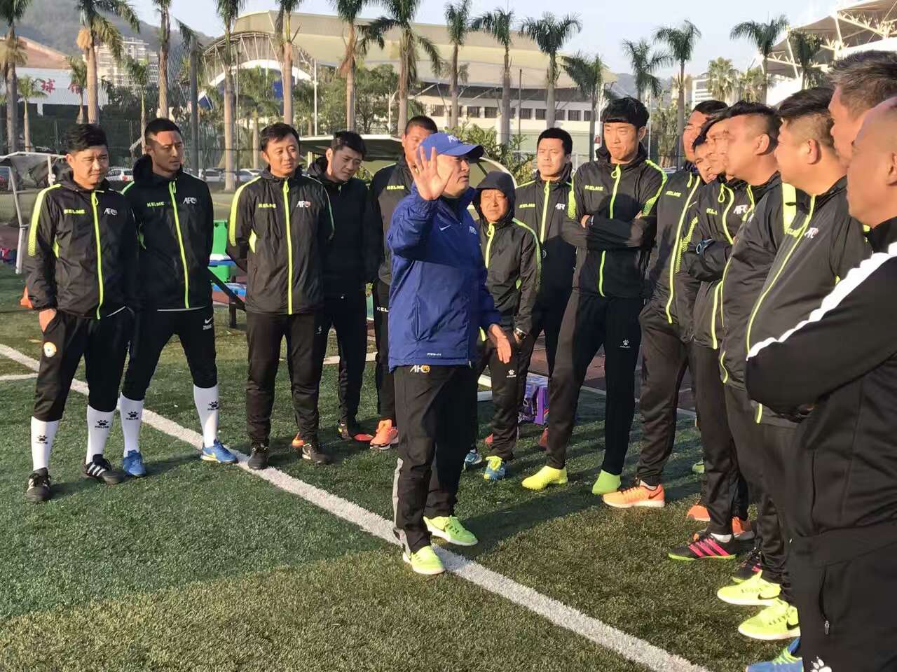 读“董”足球181期——这群足球人的平安夜居然是这么过的！