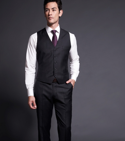 正装怎样穿不像推销员,正装怎么穿才不像卖房的